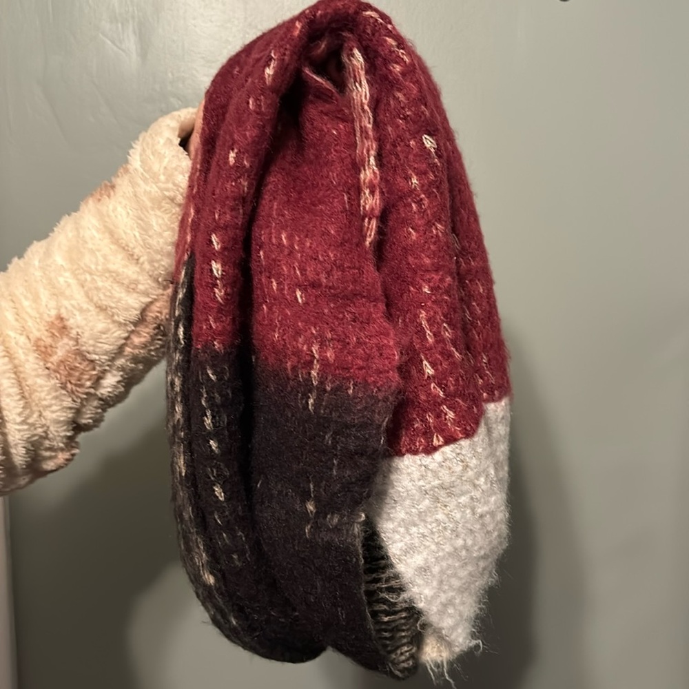 Infinity scarf